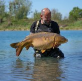 Vass Breathable Chest Waders Carp Fishing Man angling in lake