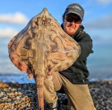 Vass Carp Rising Hoodie Sea Angler holding Ray Fishing 0906